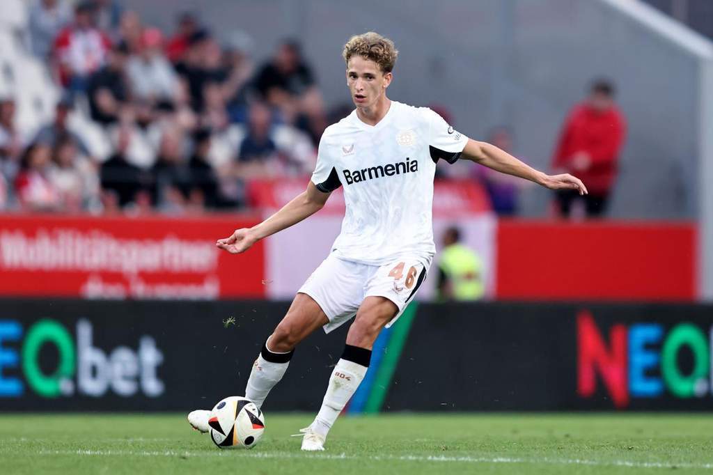 AZ Alkmaar chốt thương vụ chiêu mộ trung vệ trẻ từ Bayer Leverkusen