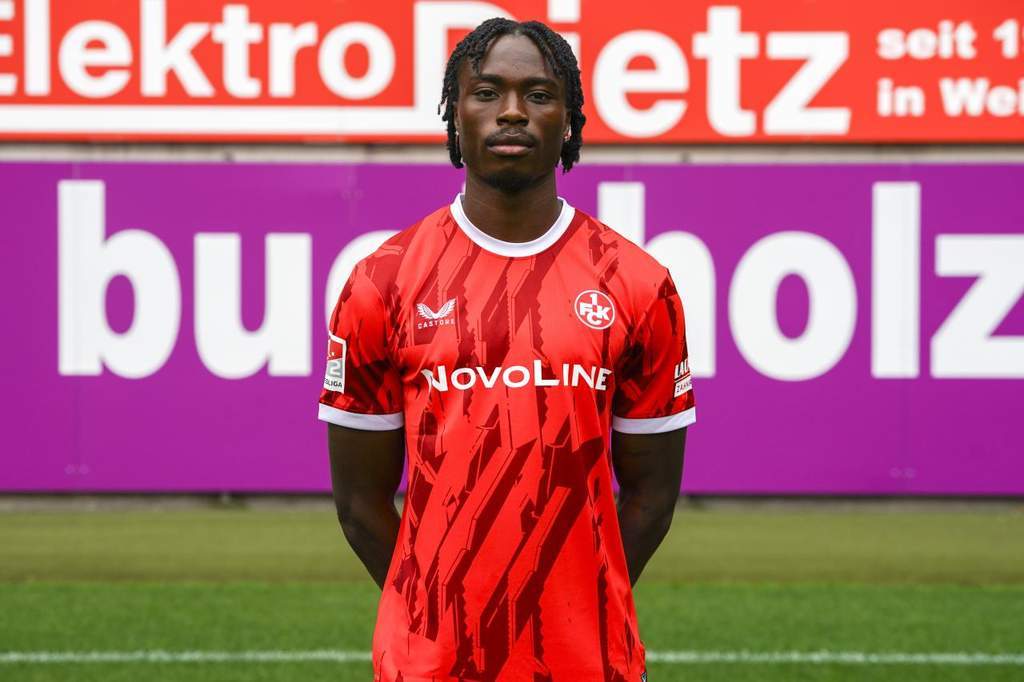 Chân sút Dickson Abiyama chính thức tái hợp Rot-Weiss Essen
